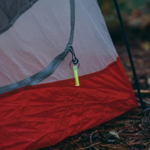 Светонакопительный брелок Gear Aid Ni-Glo Panther Pink